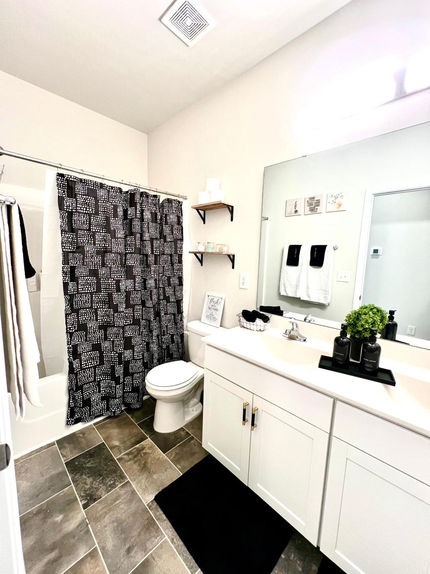 Raleigh Luxe Family Retreat- 15 Min To Downtown, Kids Gear, Fast Wifi For Wfh, Ev & Pet Friendly Villa Exterior photo