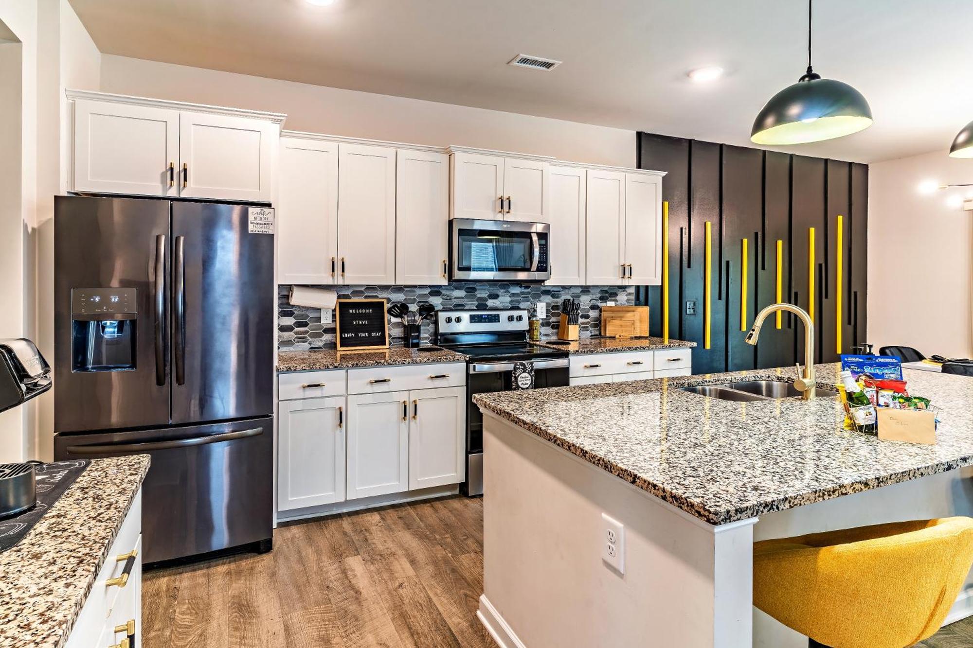 Raleigh Luxe Family Retreat- 15 Min To Downtown, Kids Gear, Fast Wifi For Wfh, Ev & Pet Friendly Villa Exterior photo